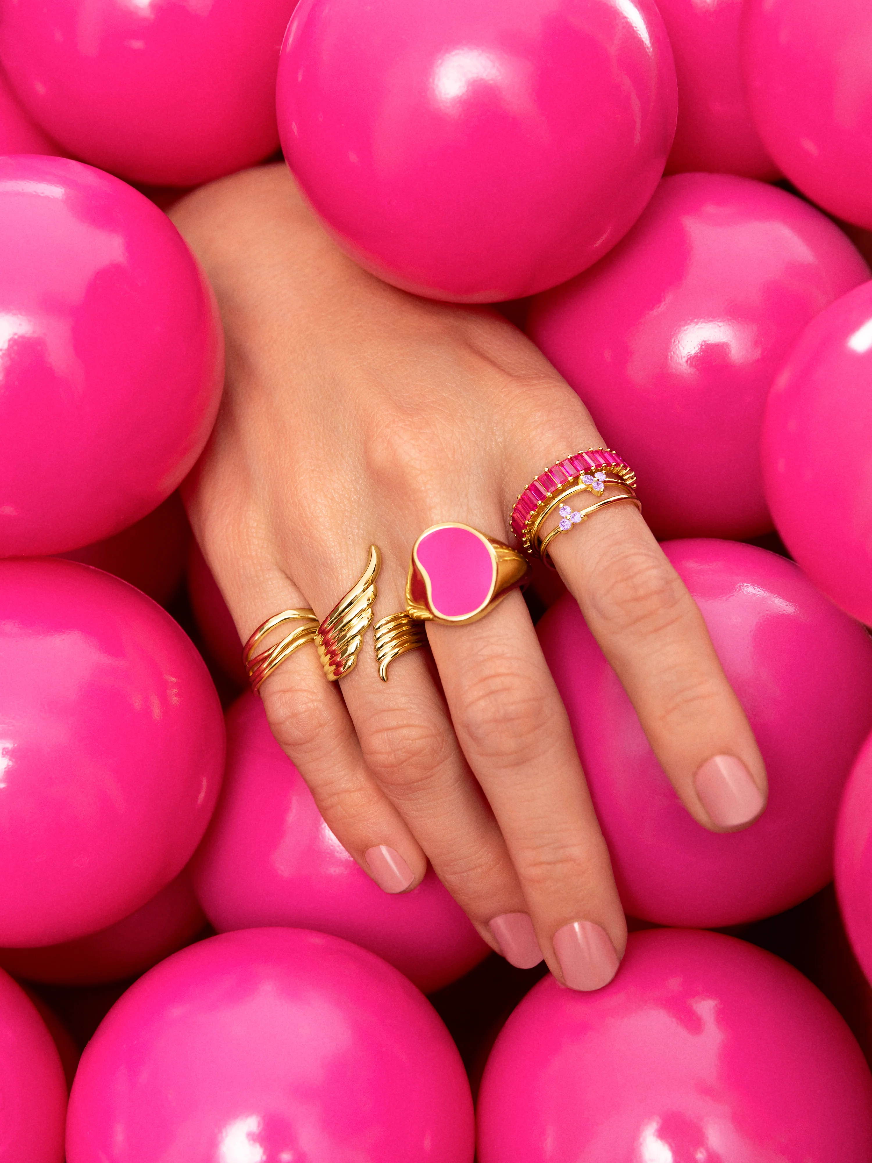 Anillo Signet Bean Neon Pink Enamel Baño Oro - Image 8